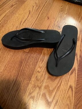 Havianas platform flip flops size 38